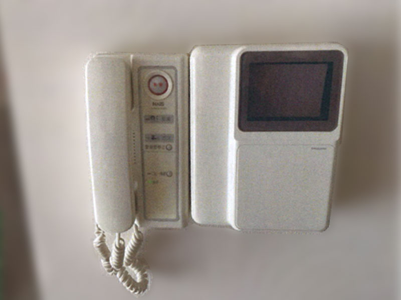 交換前の玄関前子機